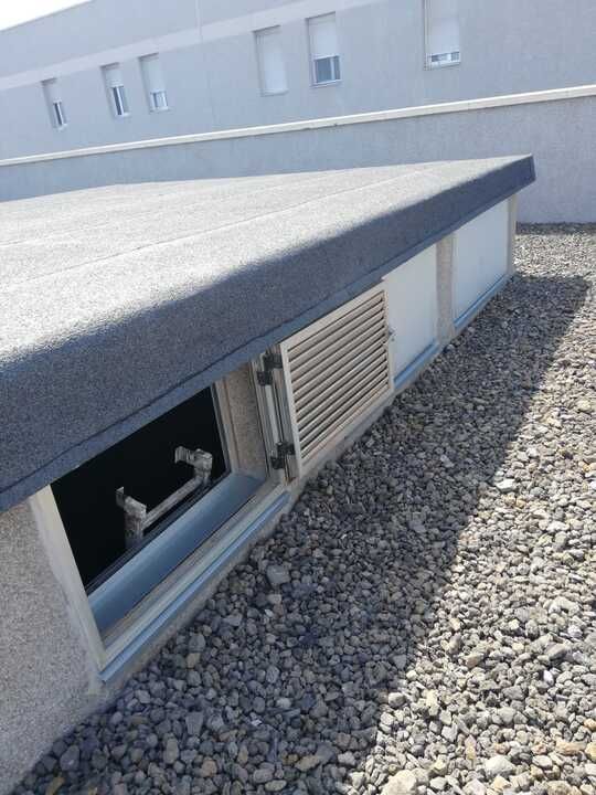 Impermeabilizaciones Nimpercris S.L. tejado con ventana